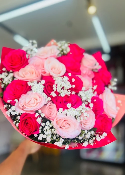Buquê 24 rosas cor pink e cor de rosa Buquê 24 Rosas pink e Cor-de-rosa - Imagem 1